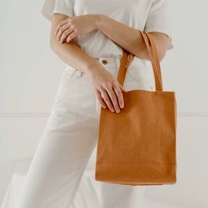 BAGGU Small canvas retail tote.